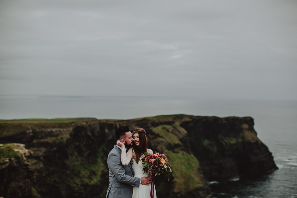 Cliffs-of-Moher-wedding-session-011.jpg