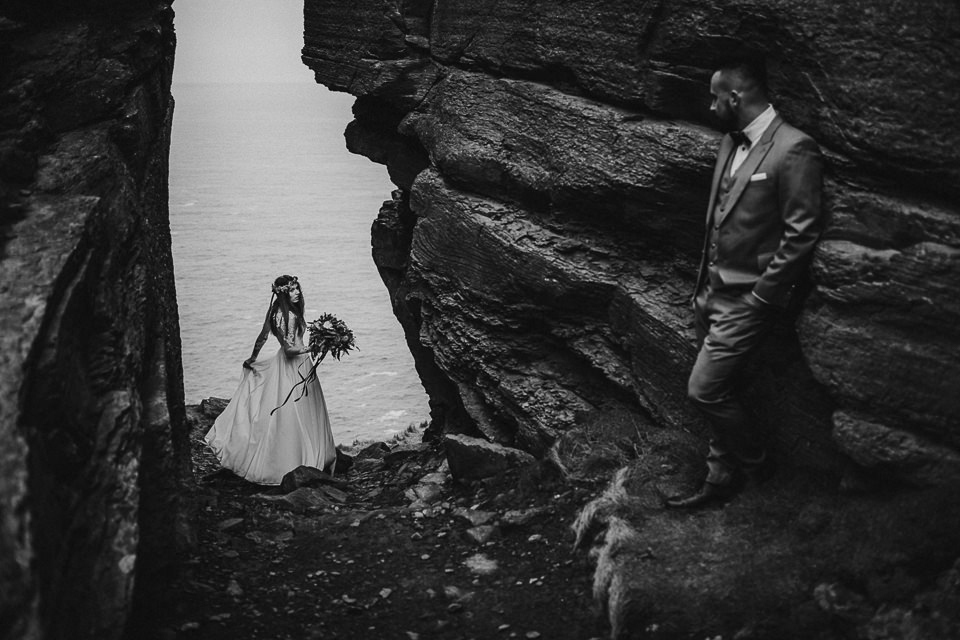 Cliffs-of-Moher-wedding-session-027.jpg