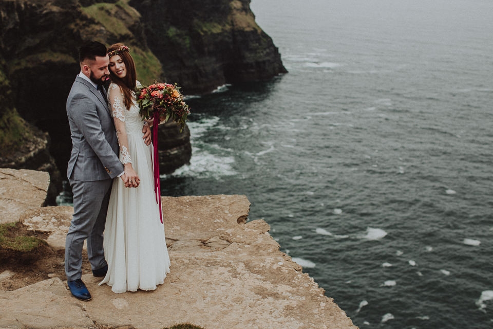 Cliffs-of-Moher-wedding-session-010.jpg